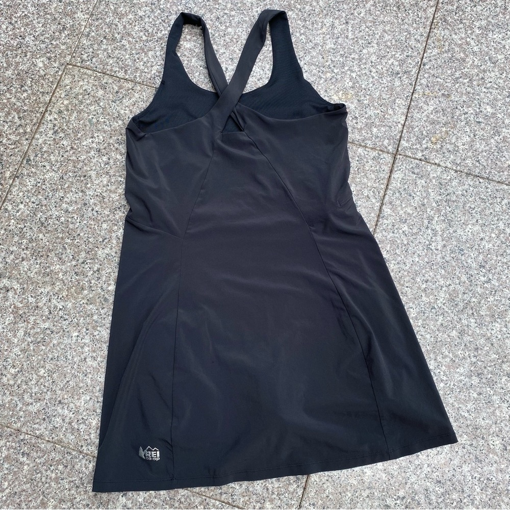REI athletic dress